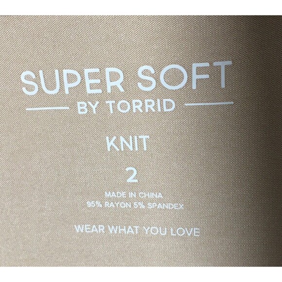 Super Soft Torrid Top Women's Size 2X Beige Lace Trim - Picture 4 of 4